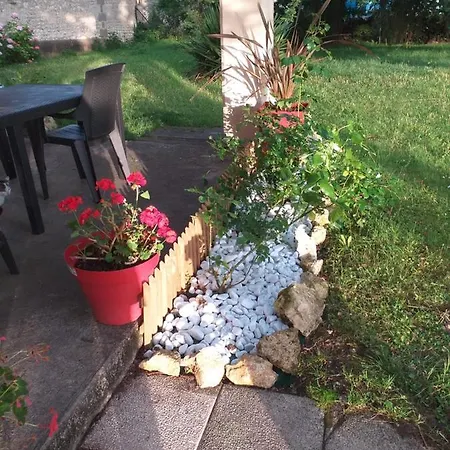 Rouge Calme Et Nature *