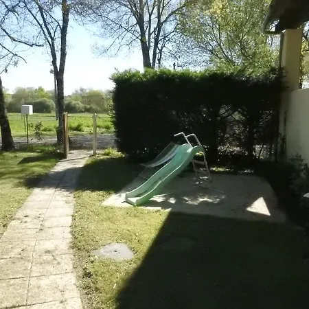 Rouge Calme Et Nature