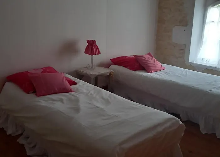 Vakantiehuis Rouge Calme Et Nature *