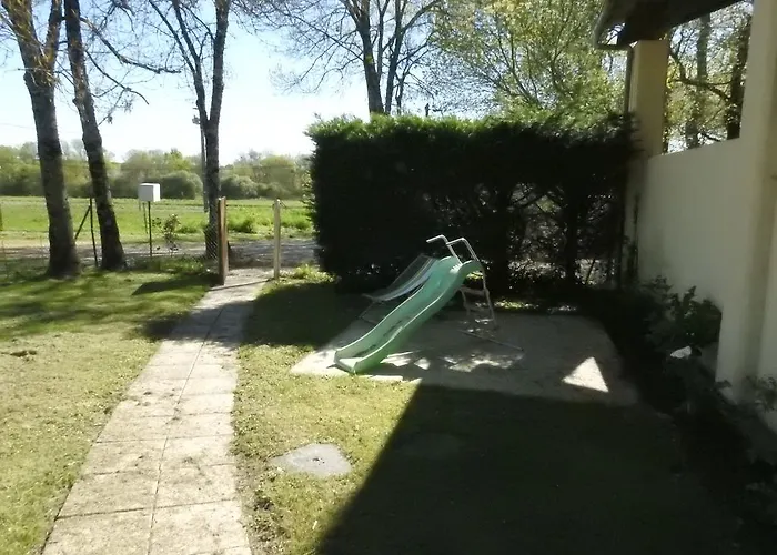 Rouge Calme Et Nature